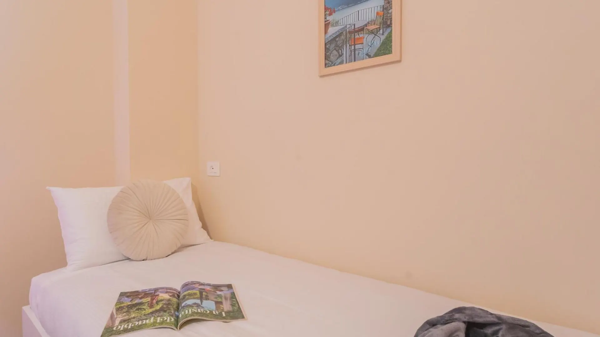 Simar Apartments Nearby Como S G Train Station By Rent All Como