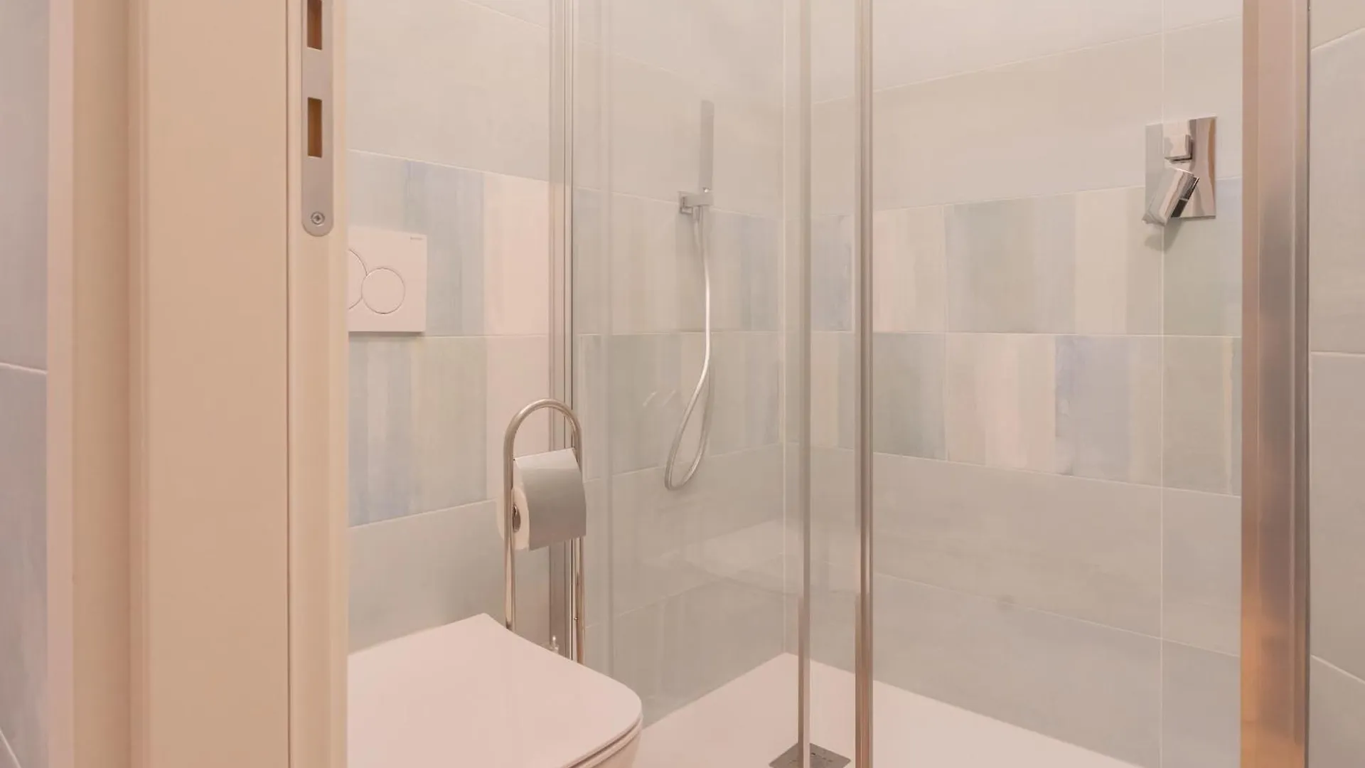 Simar Apartments Nearby Como S G Train Station By Rent All Como