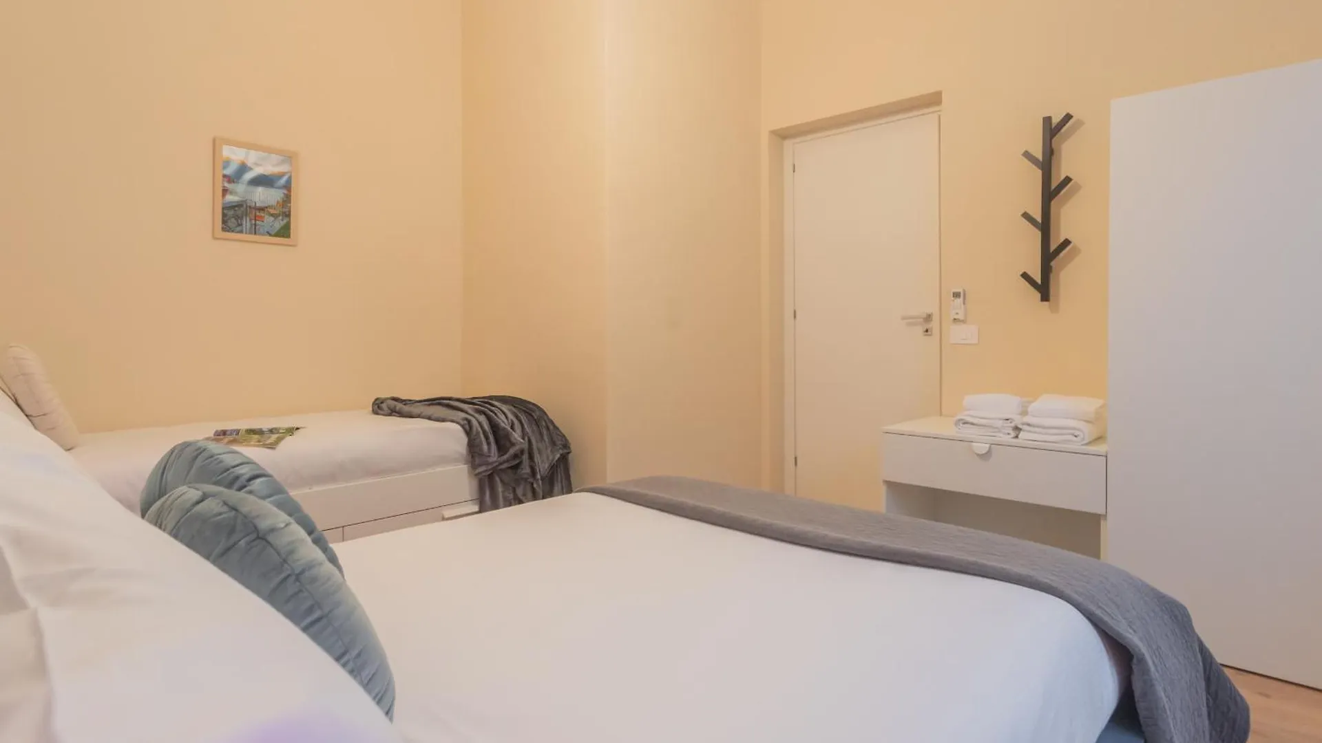 Simar Apartments Nearby Como S G Train Station By Rent All Como