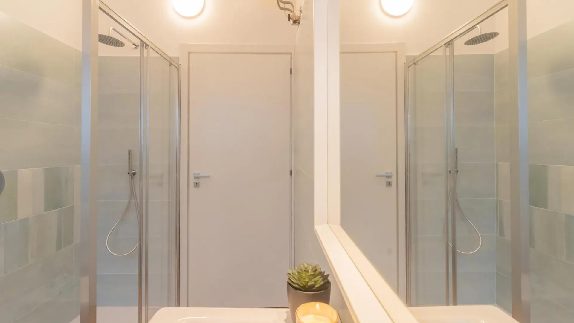 Simar Apartments Nearby Como S G Train Station By Rent All Como Itália
