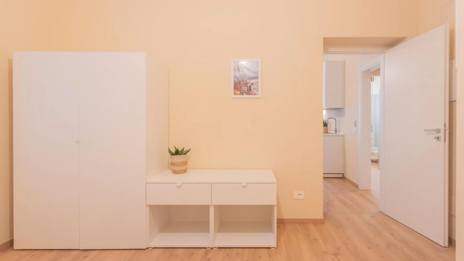 Simar Apartments Nearby Como S G Train Station By Rent All Como Itália