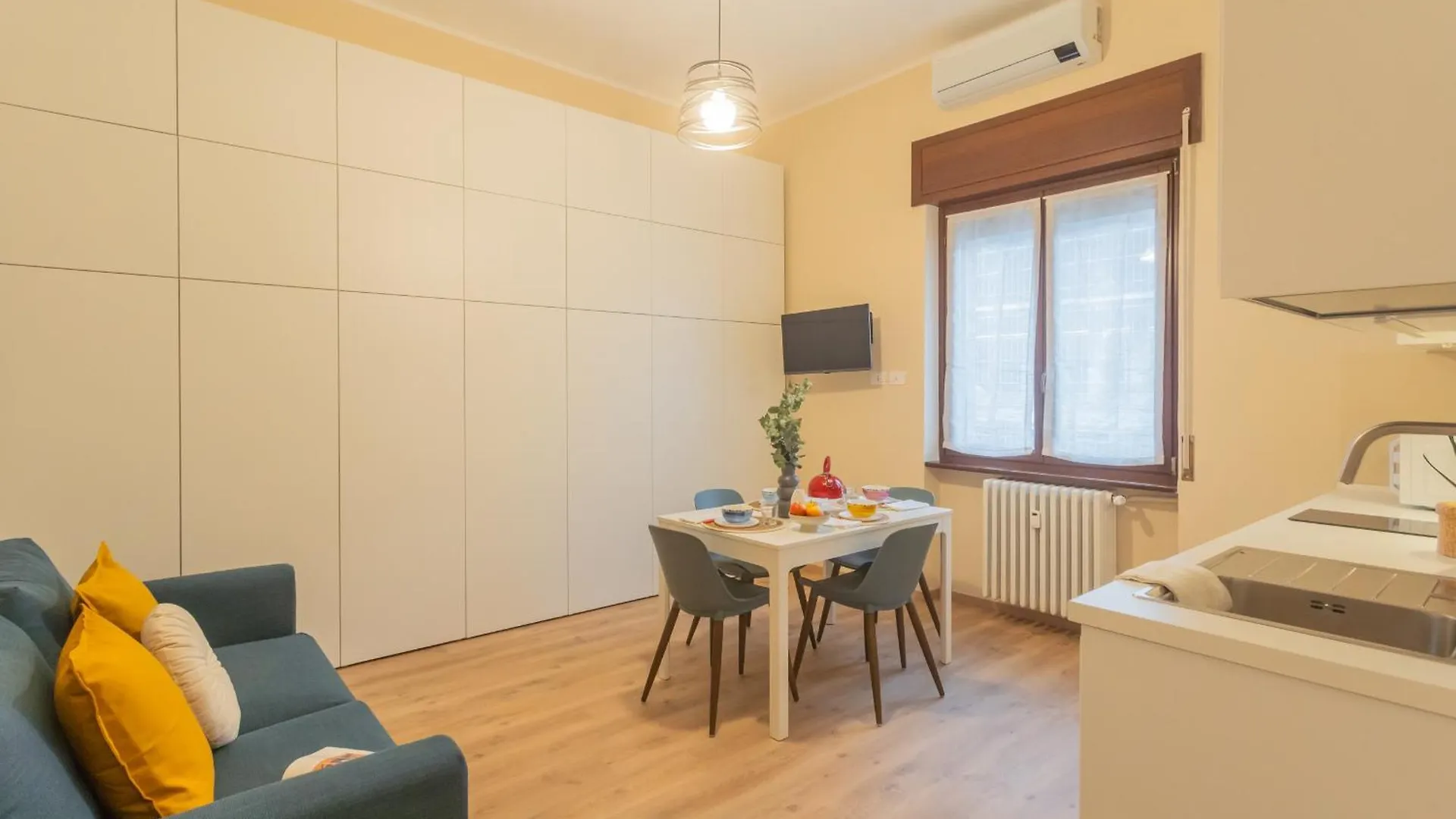 Simar Apartments Nearby Como S G Train Station By Rent All Como