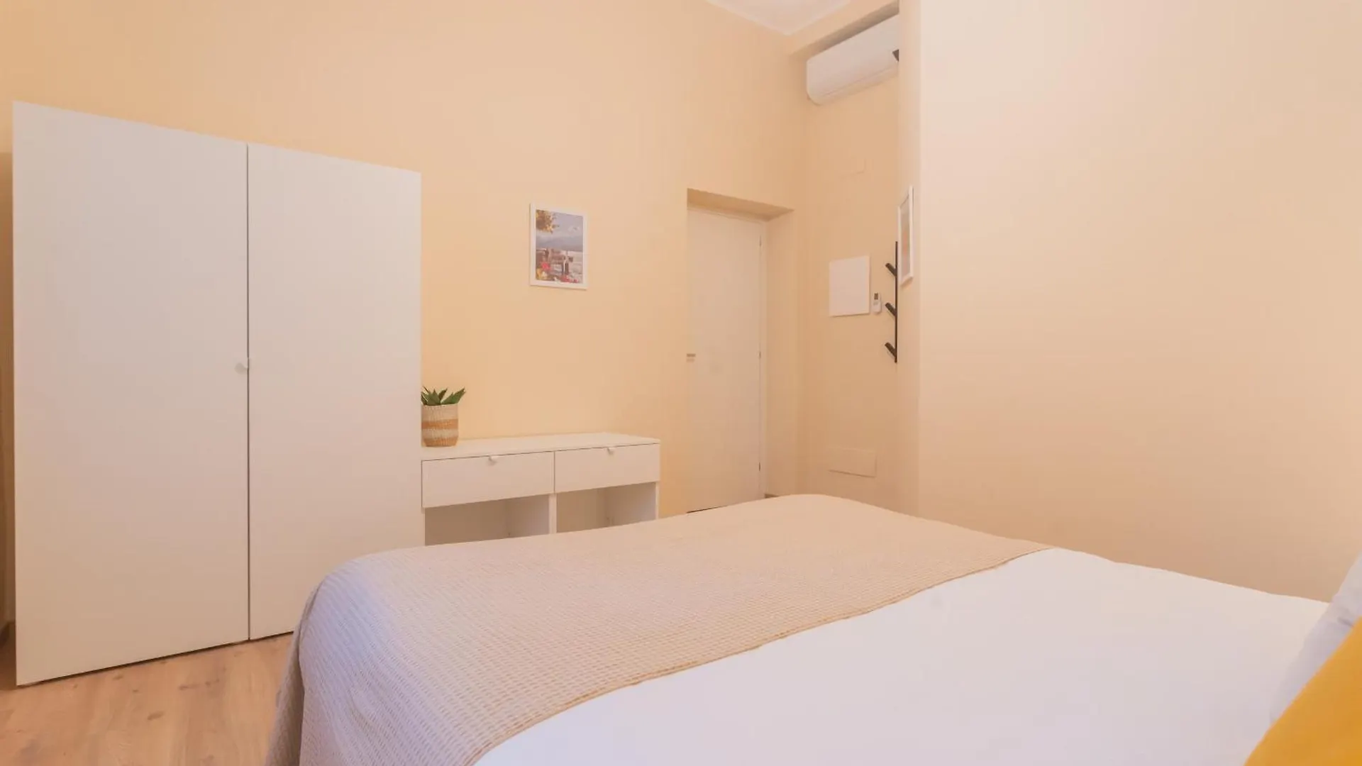 Simar Apartments Nearby Como S G Train Station By Rent All Como